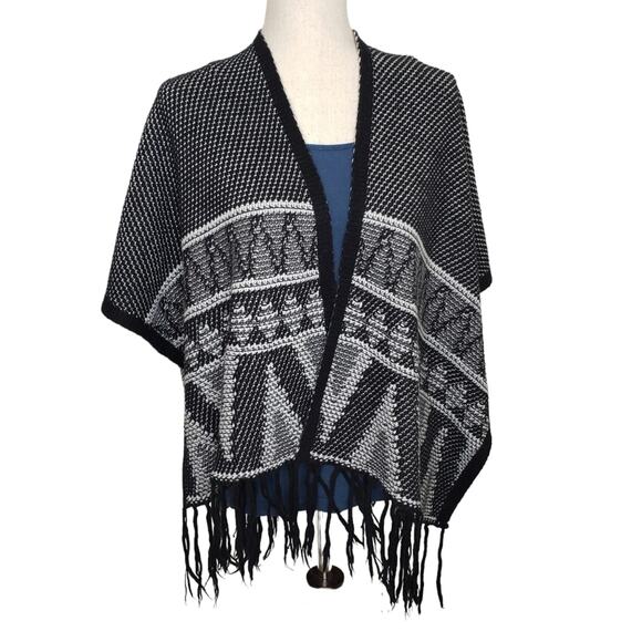 Xhilaration Sweaters - Xhilaration Knit Fringe Trim Poncho Sweater Layering Wrap
